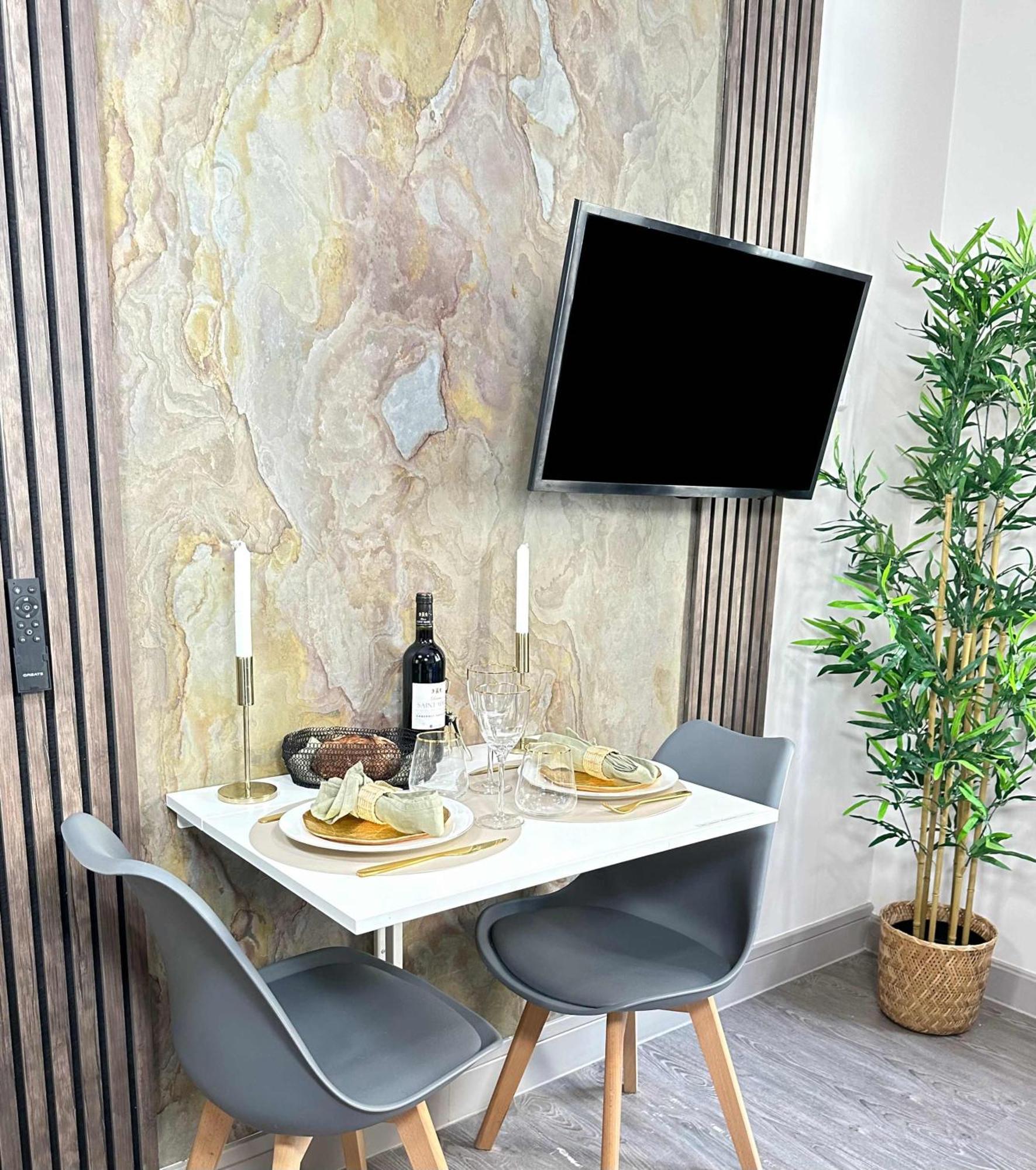 1601B - Studio near Champs Elysées Parigi Esterno foto